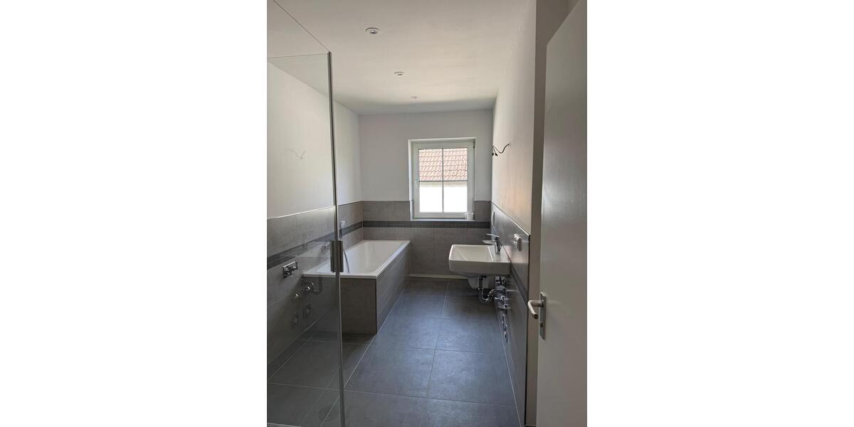 Dachgeschoßwohnung Mittenwalde - 2.5 Zimmer, 77 m&sup2;, 1.043&euro; | Angebot:26454066