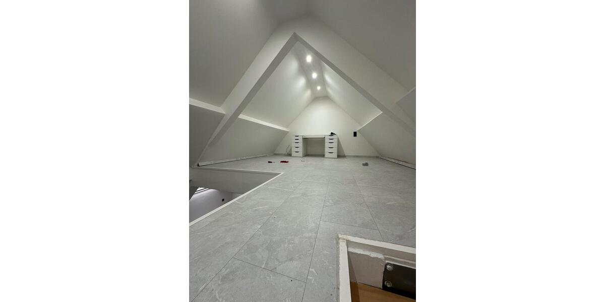 Dachgeschoßwohnung Mönchengladbach Süd - 3.5 Zimmer, 80 m&sup2;, 800&euro; | Angebot:24962609