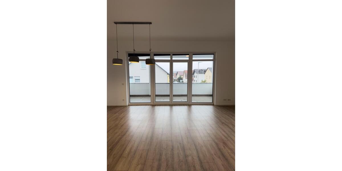 Etagenwohnung Großwallstadt - 4 Zimmer, 174 m&sup2;, 1.650&euro; | Angebot:25342133