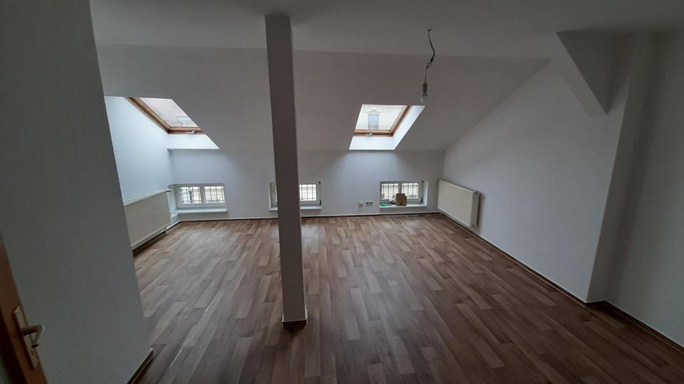 Dachgeschoßwohnung Stendal - 2 Zimmer, 61 m&sup2;, 400&euro; | Angebot:26548334