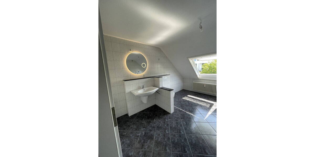 Etagenwohnung Eltville am Rhein Eltville - 2 Zimmer, 75 m&sup2;, 1.030&euro; | Angebot:26795257