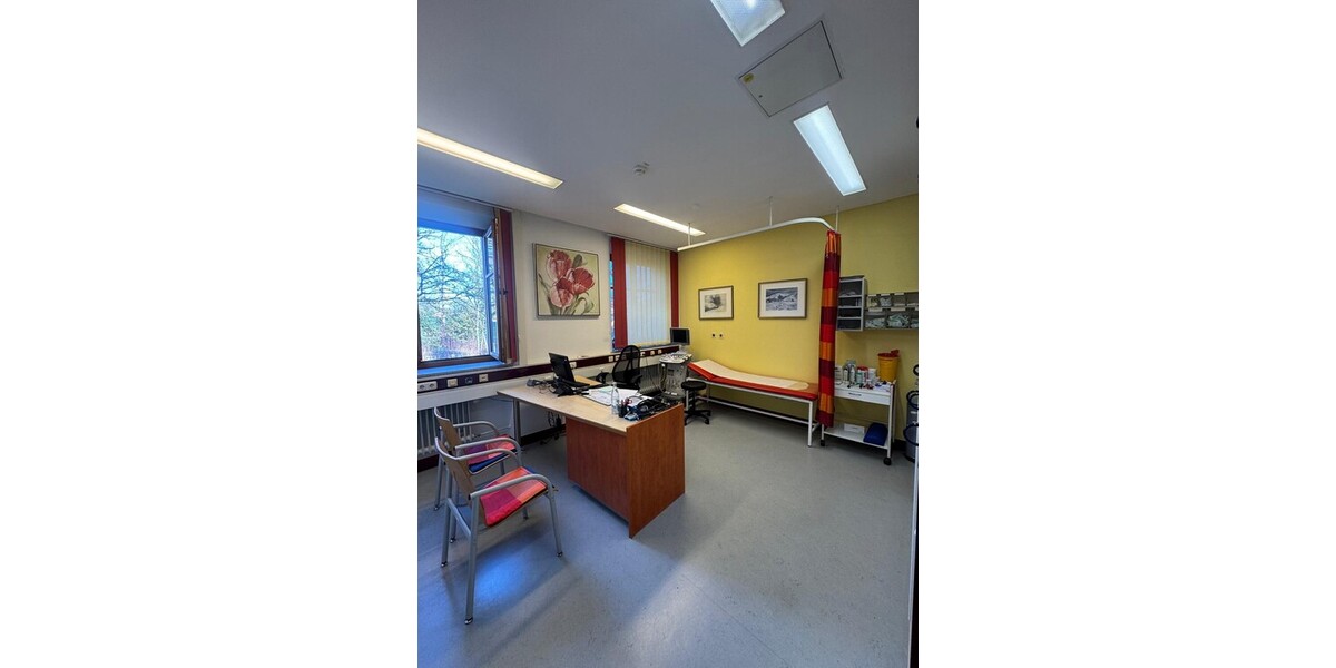 Großzügige Praxisfläche in zentraler Lage – ideal für Ihre Arztpraxis medizinische Nutzung - Gewerbeobjekt Furth im Wald | Angebot:25710236