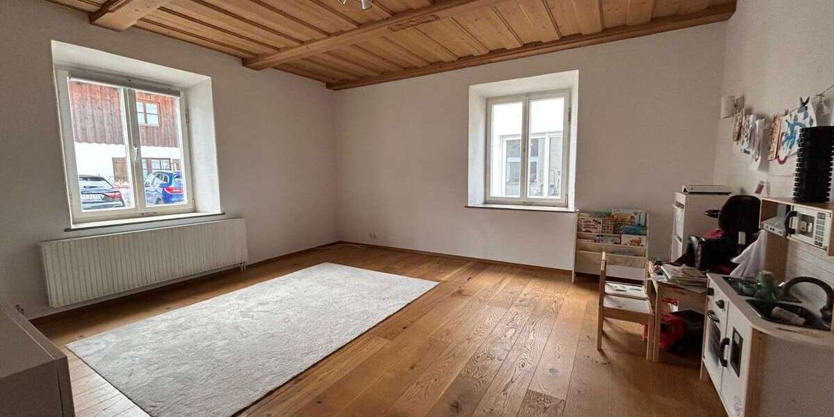 Etagenwohnung Miesbach - 3 Zimmer, 77 m&sup2;, 1.060&euro; | Angebot:26231115