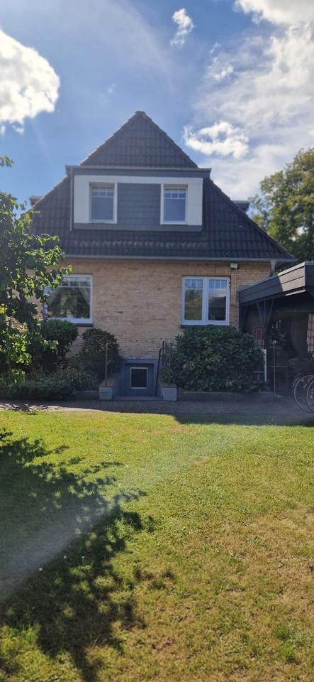 Einfamilienhaus mit Garage und Garten zimmer