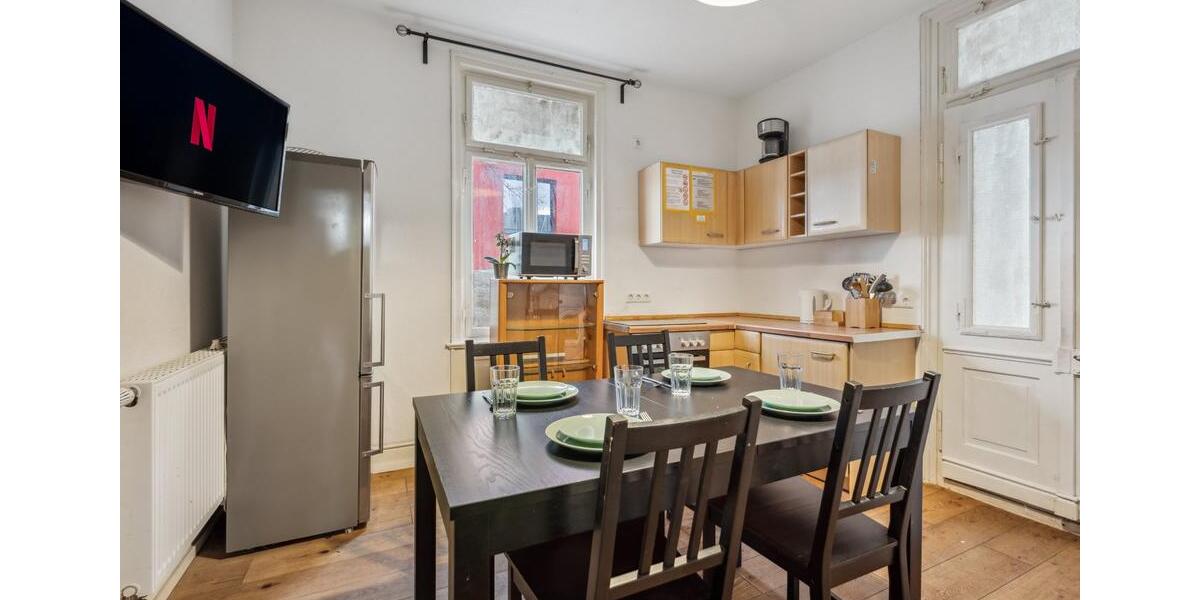 Wohnen auf Zeit Metzingen - 4 Zimmer, 140 m&sup2;, 140&euro; | Angebot:24841810