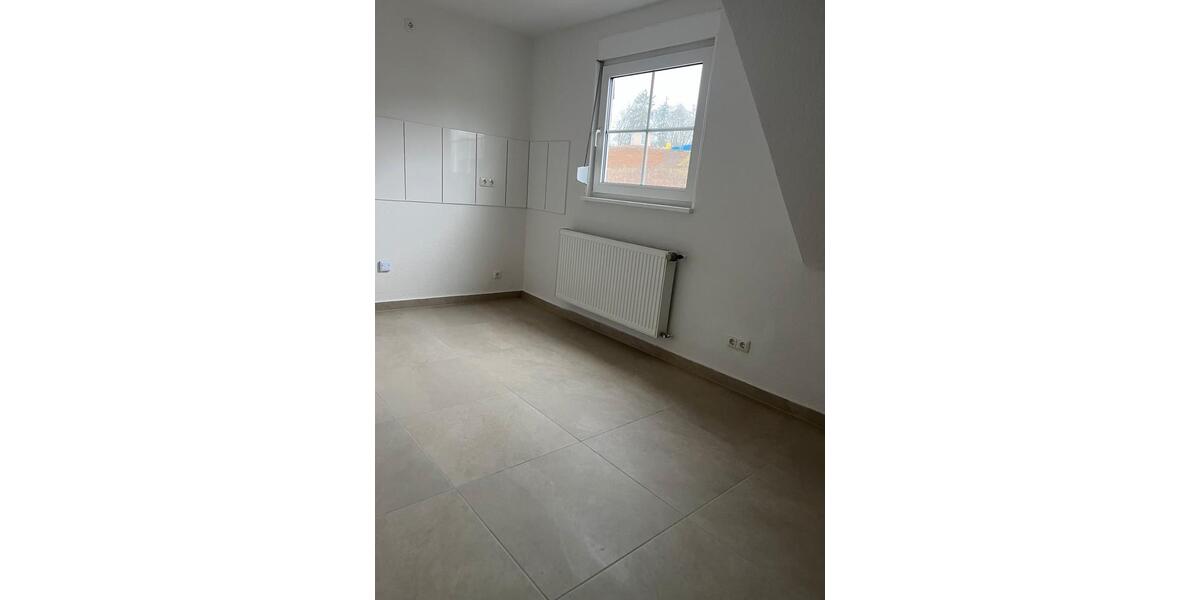 Etagenwohnung Aßlar - 3 Zimmer, 85 m&sup2;, 900&euro; | Angebot:24750654