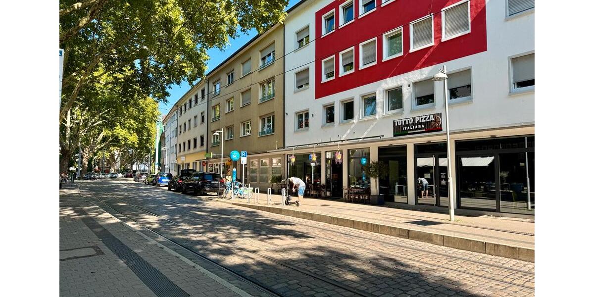 Freundliche, modernisierte 4-Raum Mansardenwohnung in Neuostheim 4 zimmer