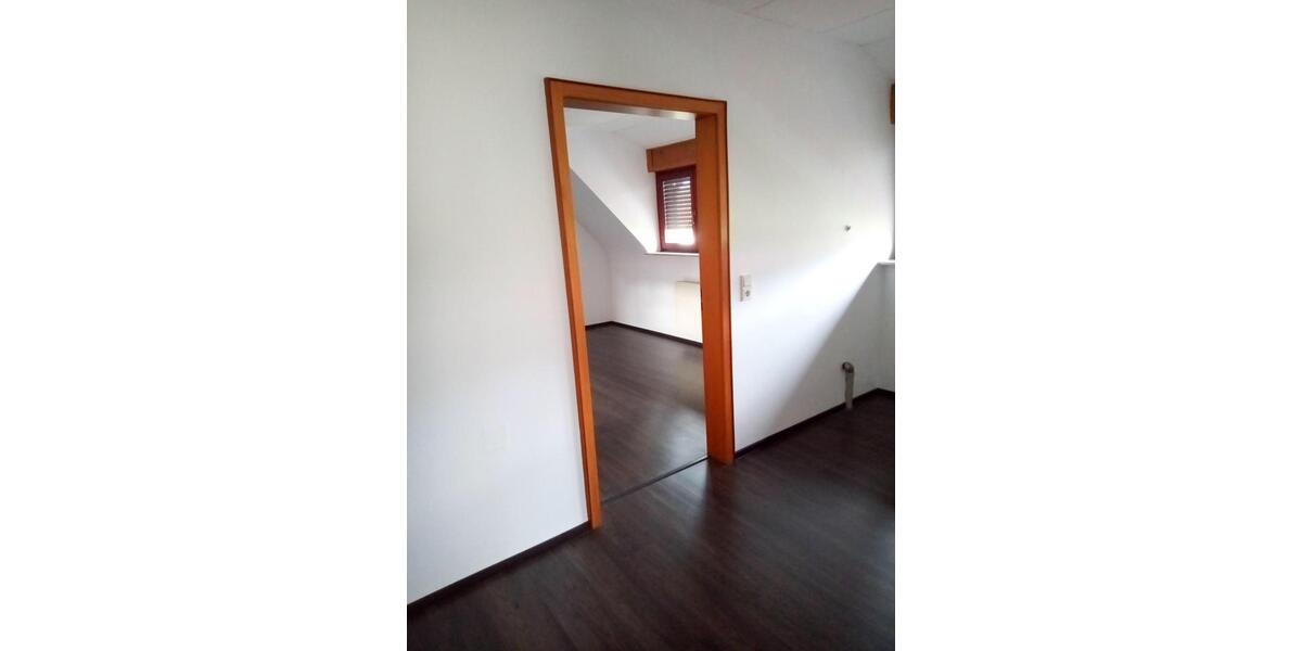 Einfamilienhaus Heusweiler - 4 Zimmer, 120 m&sup2;, 1.000&euro; | Angebot:26692027