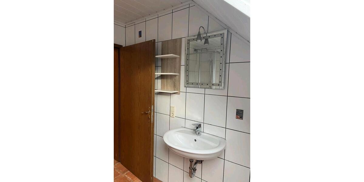 Dachgeschoßwohnung Windeck - 2 Zimmer, 72 m&sup2;, 600&euro; | Angebot:26296374