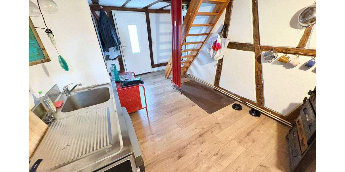 Schönes Fachwerkhaus mit kleinem Garten in ruhiger Lage 4 zimmer