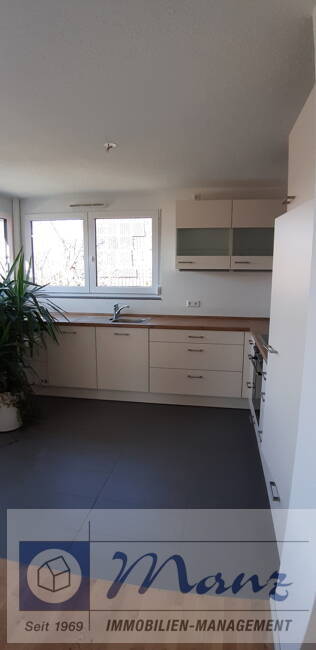 3,5 Zimmerwohnung mit Balkon und Tiefgaragenstellplatz, frei ab 01.09.2025 in ruhiger Lage in Worblingen zu vermieten