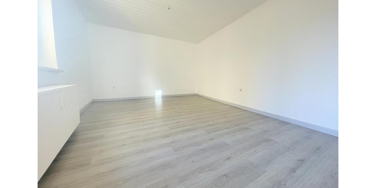 4 Raum Wohnung*Tageslichtbad mit Dusche & Eckbadewanne* Gartennutzung*Stellplatz mgl.* 4 zimmer