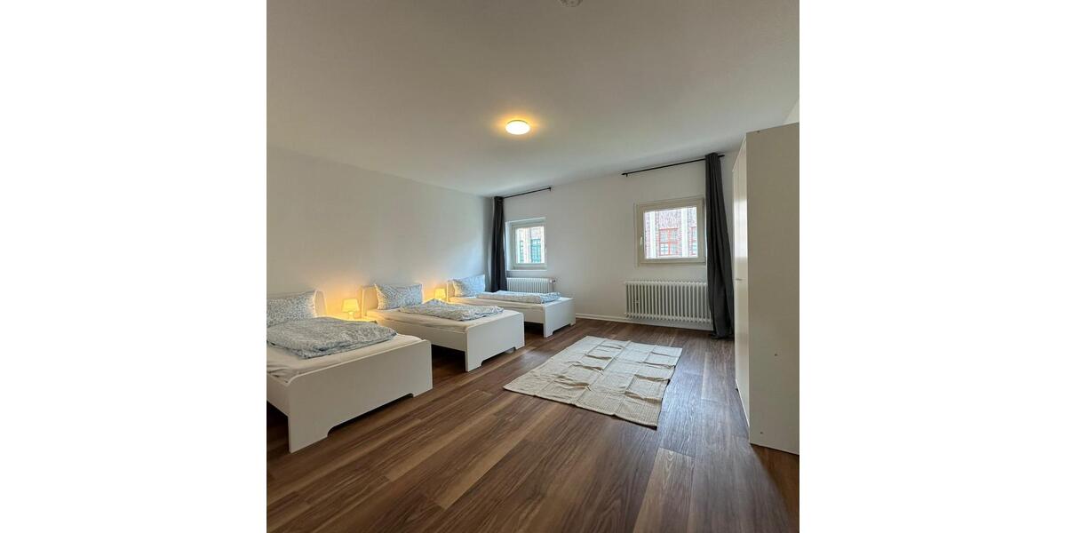 Wohnen auf Zeit Essen Stadtbezirk II - 100 Zimmer, 200 m&sup2;, 15&euro; | Angebot:22480761