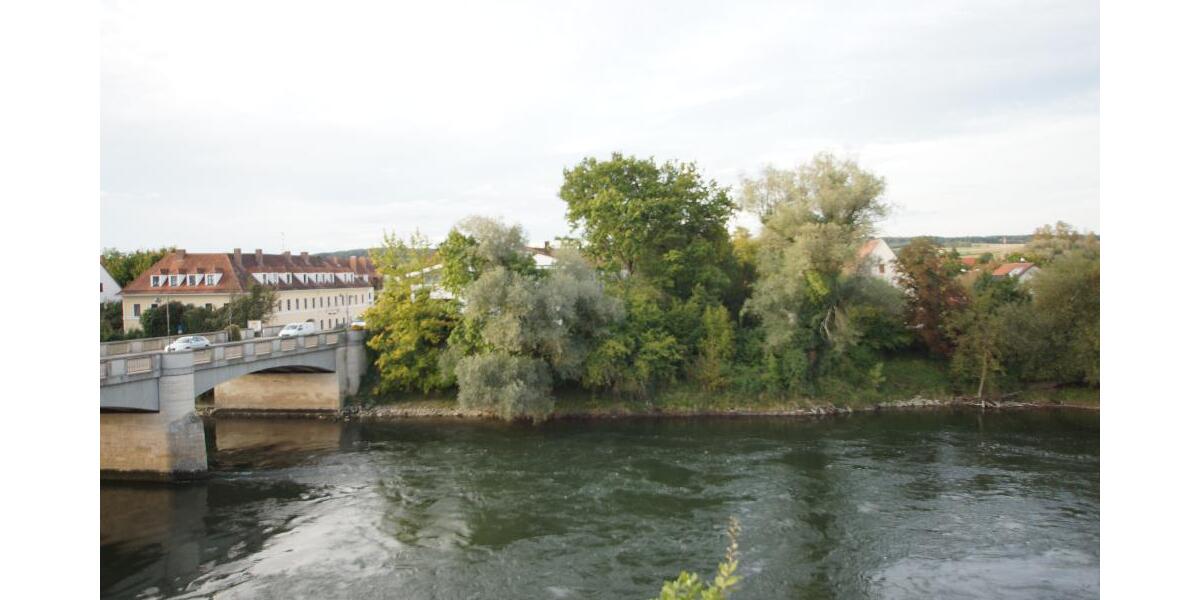 Lage, Lage, Lage - Schöne 3 Zimmer Maisonette Wohnung auf der Leopoldineninsel mit Blick auf das Schloss in Neuburg - Ein neues Zuhause von SOWA Immobilien und Finanzen Ihr Experte vor Ort - Maisonettenwohnung Neuburg an der Donau | Angebot:27207548