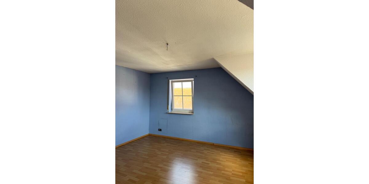 Dachgeschoßwohnung Mommenheim - 4 Zimmer, 94 m&sup2;, 800&euro; | Angebot:26507351
