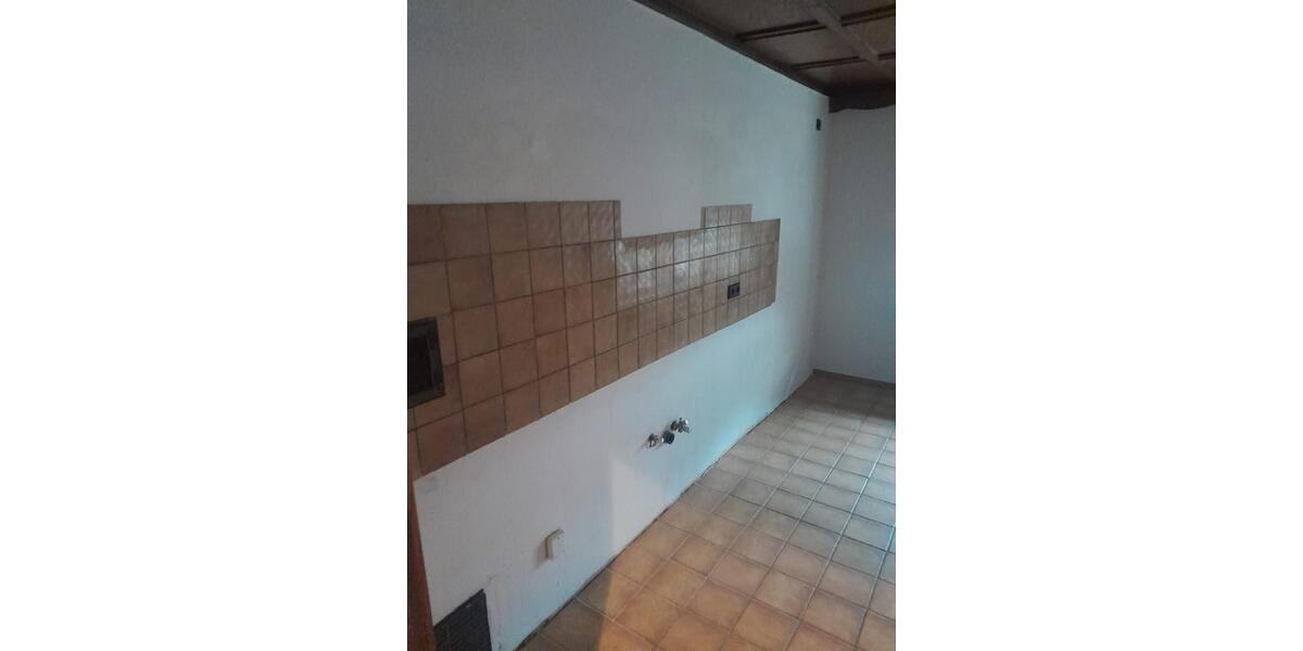 Dachgeschoßwohnung Beltheim - 3 Zimmer, 80 m&sup2;, 600&euro; | Angebot:24396830