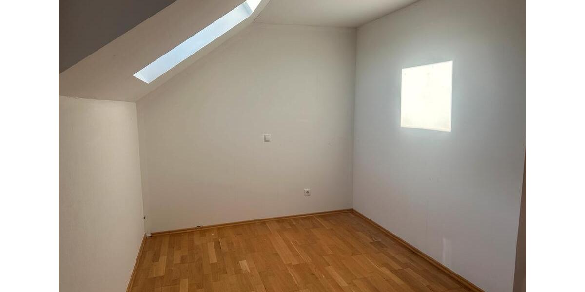 Dachgeschoßwohnung Koblenz Bubenheim - 3 Zimmer, 160 m&sup2;, 1.200&euro; | Angebot:24749747