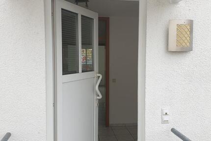 Bezugsfertige Wohnung zu vermieten - Möbel rein Füße hoch !