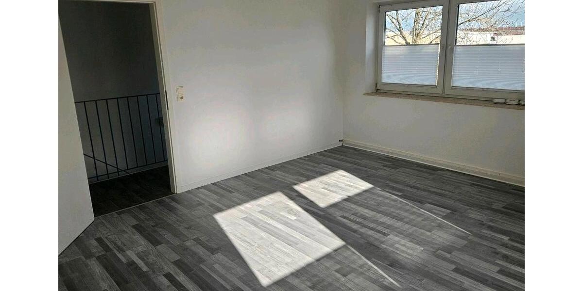 Gewerbeobjekt Emden Rysumer Landstraße - 1.200&euro; | Angebot:25659607