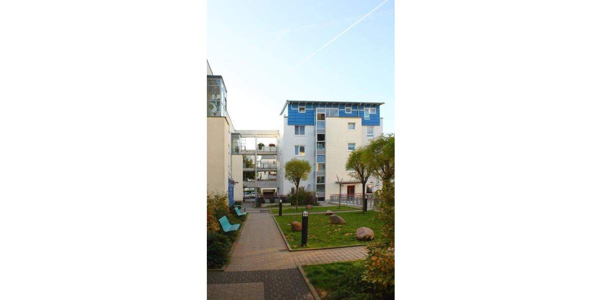 16008110861 schöne Zweizimmerwohnung mit Balkon im ersten Obergeschoß 2 zimmer