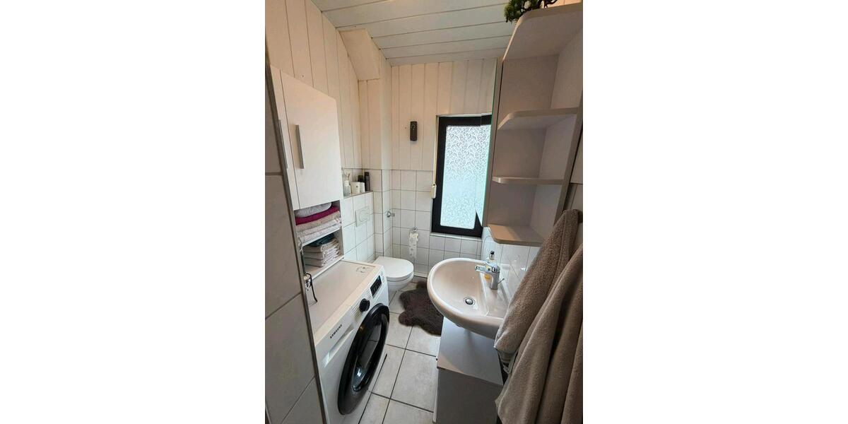 Etagenwohnung Halle - 3 Zimmer, 63 m&sup2;, 570&euro; | Angebot:26528621