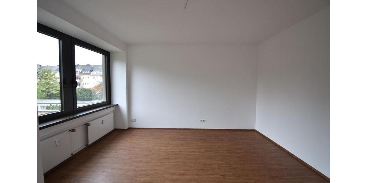 Etagenwohnung Düsseldorf Stadtbezirk 2 - 3 Zimmer, 106 m&sup2;, 1.600&euro; | Angebot:23373800