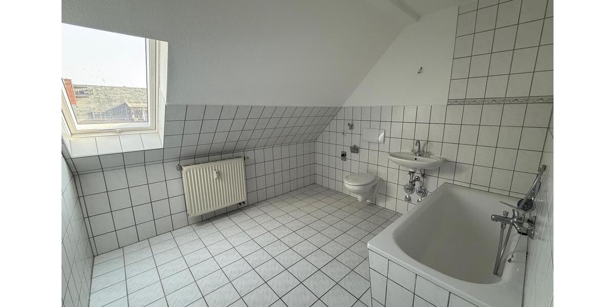 Dachgeschoßwohnung Plauen Altstadt - 2 Zimmer, 42 m&sup2;, 260&euro; | Angebot:25415893