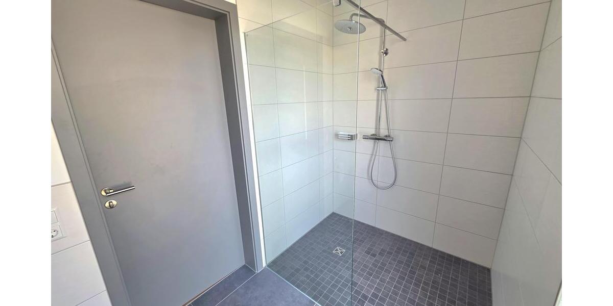 Großzügige 3-Zimmer-Wohnung mit XXL-Balkon im 1.OG -Neubau-Tiefgarage-Aufzug! - Etagenwohnung Burgstädt Burkersdorf | Angebot:26617302