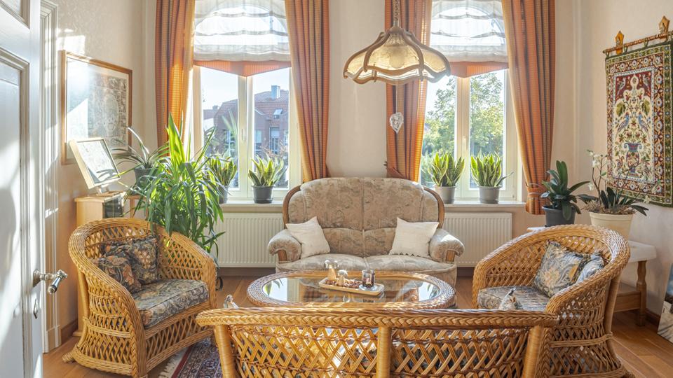 Saniertes, denkmalgeschütztes Wohnhaus mit Garten, Nebengebäuden u. Garage im Herzen von Wiefelstede 8 zimmer