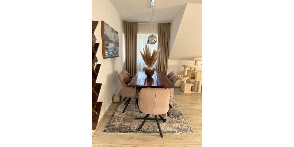 Dachgeschoßwohnung Scheuerfeld - 4 Zimmer, 80 m&sup2;, 700&euro; | Angebot:24370385