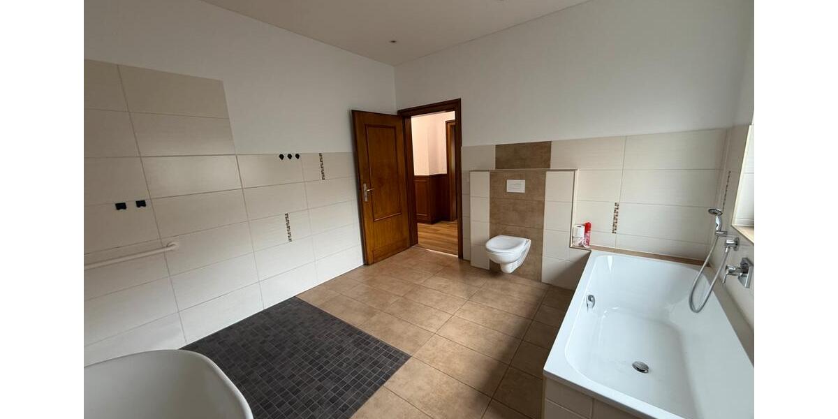 Erdgeschoßwohnung Siegen - 3 Zimmer, 84 m&sup2;, 740&euro; | Angebot:26143100