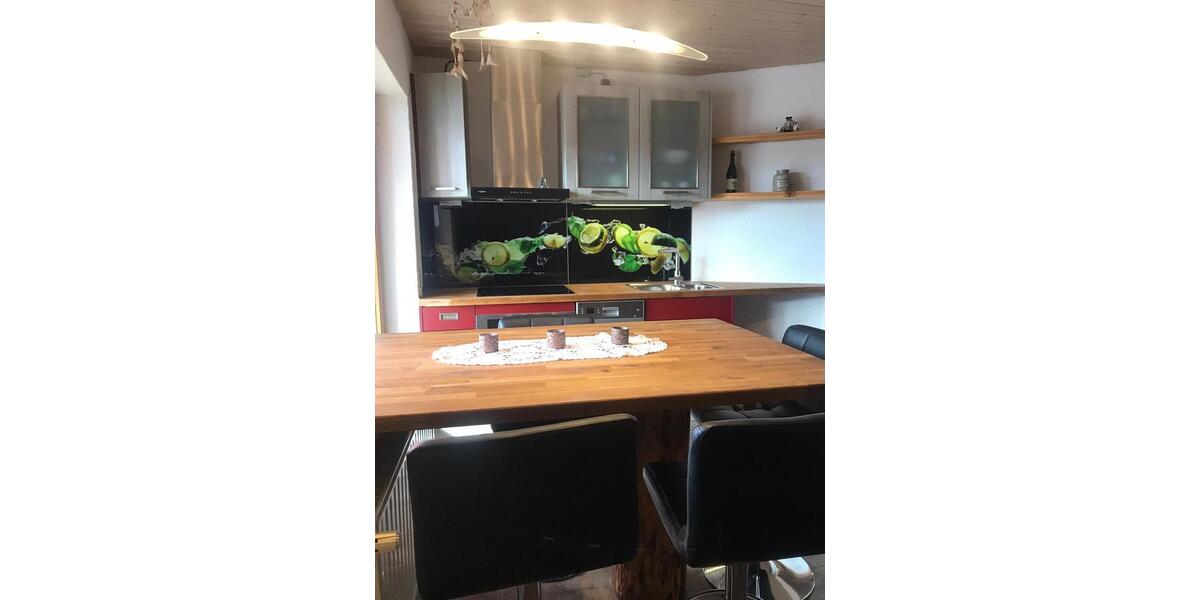 Dachgeschoßwohnung Gunningen - 3 Zimmer, 75 m&sup2;, 750&euro; | Angebot:25402476