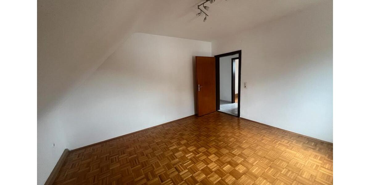 Dachgeschoßwohnung Ansbach - 2.5 Zimmer, 55 m&sup2;, 550&euro; | Angebot:26039131