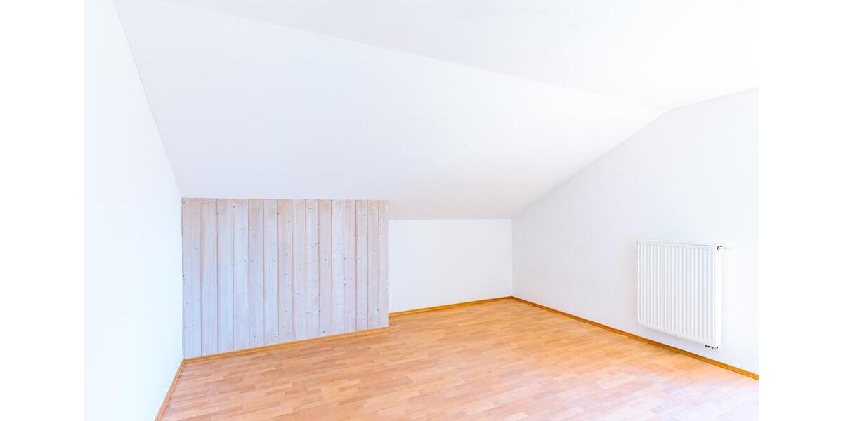 Einfamilienhaus Reisbach Englmannsberg - 8 Zimmer, 233 m&sup2;, 1.700&euro; | Angebot:26411603