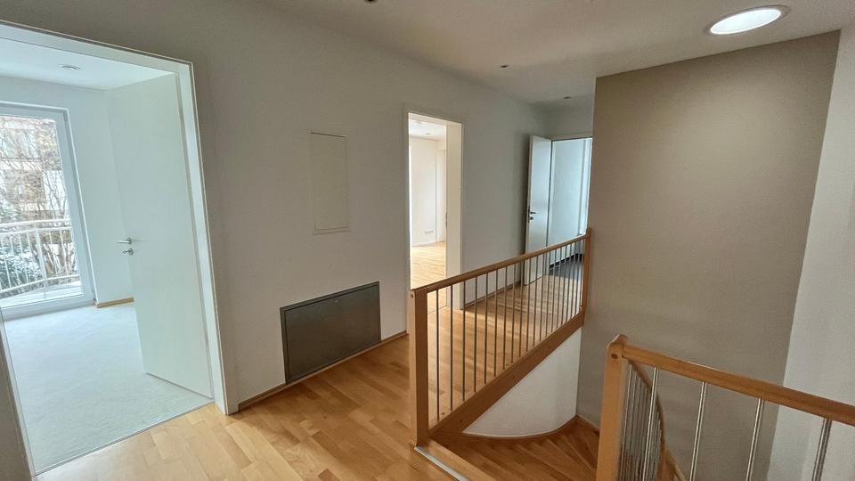 Einfamilienhaus Bad Pyrmont - 4 Zimmer, 180 m&sup2;, 1.600&euro; | Angebot:26470340
