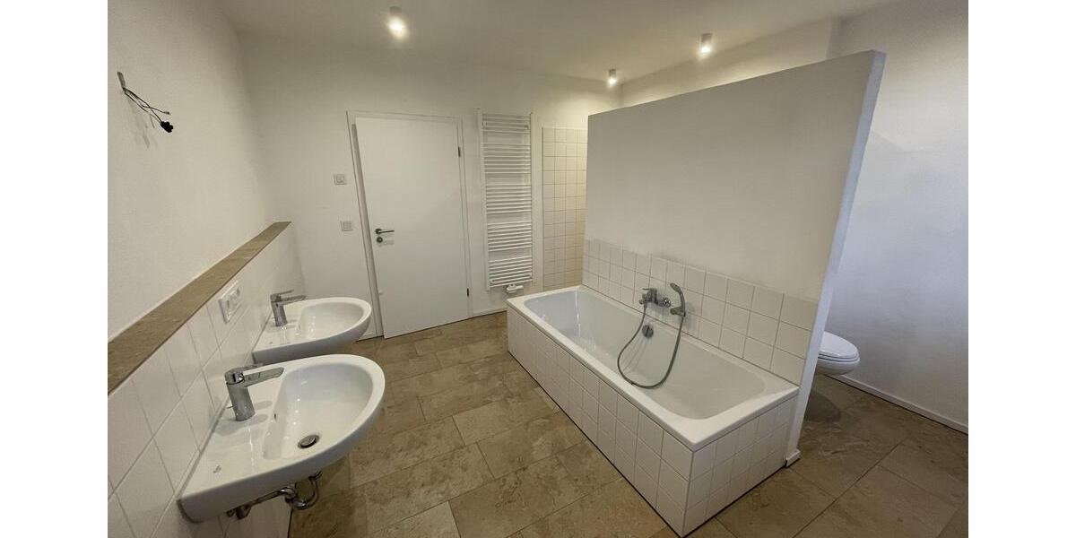 4 Zimmer Wohnung 1. OG 4 zimmer