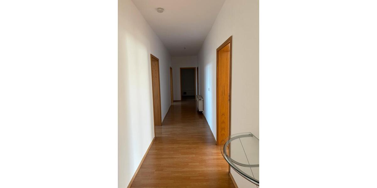 Dachgeschoßwohnung Erfurt - 5 Zimmer, 196 m&sup2;, 2.156&euro; | Angebot:26264396