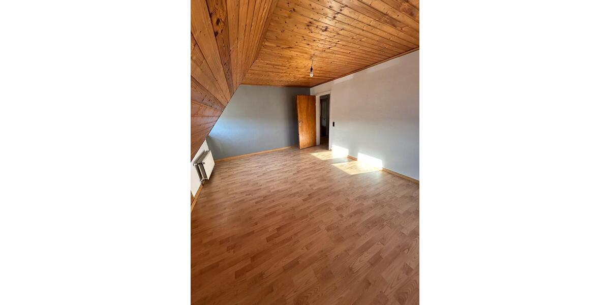 Dachgeschoßwohnung Werdohl - 2 Zimmer, 60 m&sup2;, 650&euro; | Angebot:24552233