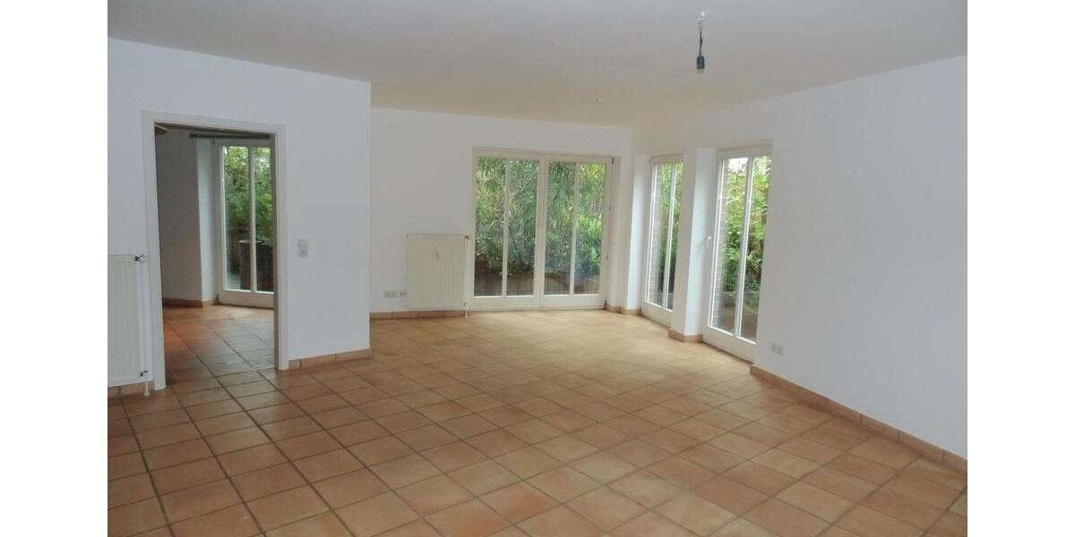 Erdgeschoßwohnung Hamburg Altona - 3 Zimmer, 121 m&sup2;, 2.825&euro; | Angebot:26689190
