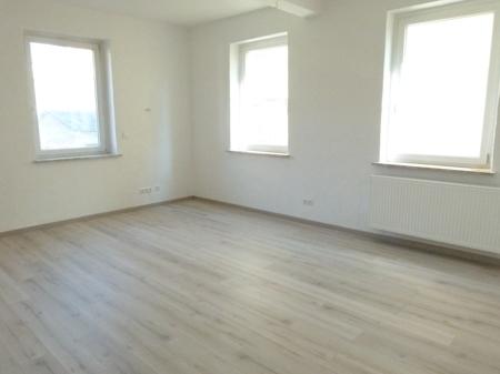 Erdgeschoßwohnung Neustadt bei Coburg - 4 Zimmer, 89 m&sup2;, 765&euro; | Angebot:26184401