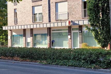 Repräsentative Büro-Praxisfläche mit Schaufensterfront zu vermieten. zimmer