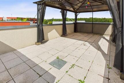 Große komfort Wohnung mit EBK und eigener ca. 25m² großer Dachterrasse 5 zimmer