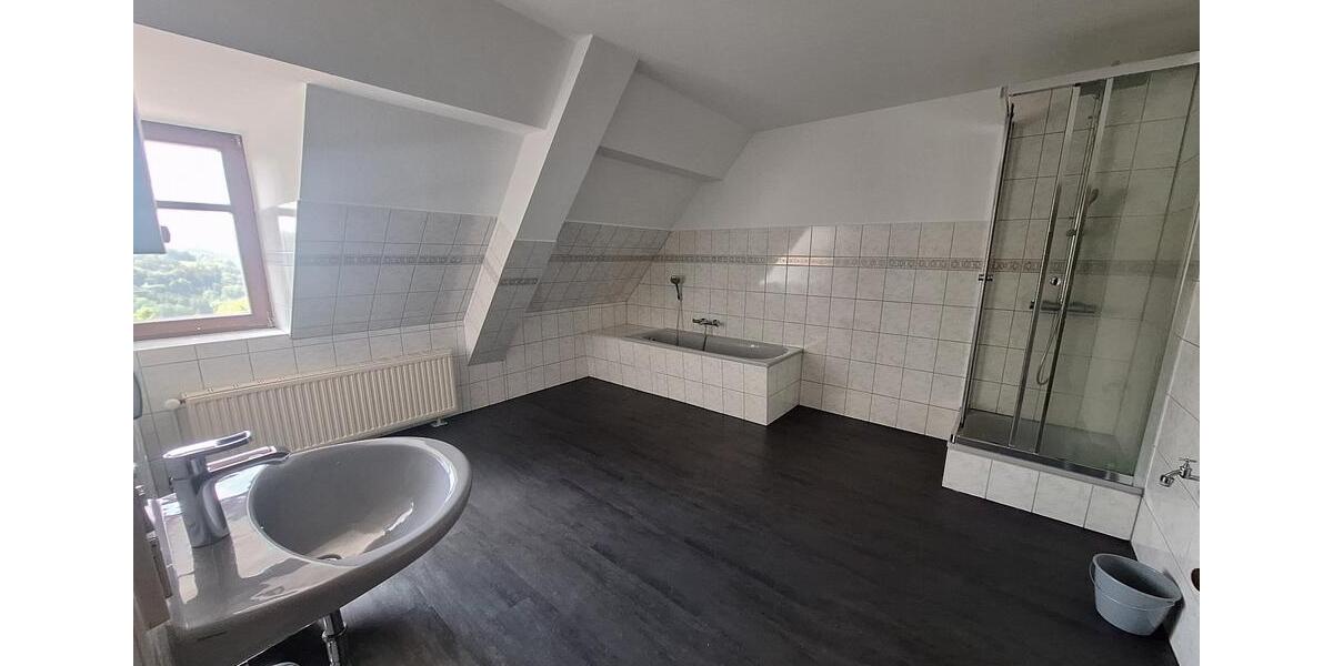 Dachgeschoßwohnung Annaberg-Buchholz Buchholz - 2 Zimmer, 81 m&sup2;, 350&euro; | Angebot:24535097