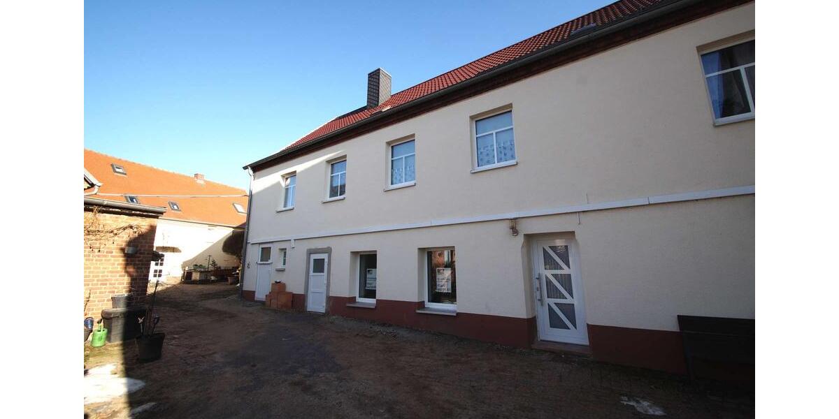 Erdgeschoßwohnung Schkopau - 3 Zimmer, 110 m&sup2;, 1.265&euro; | Angebot:24698919