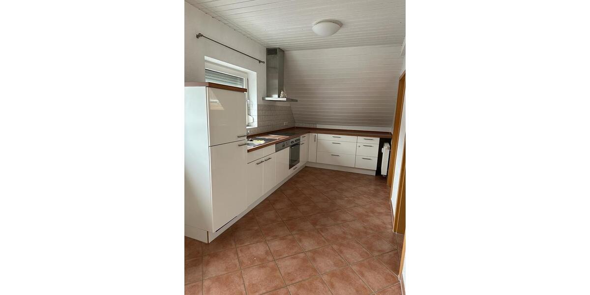 Dachgeschoßwohnung Adelsheim - 3.5 Zimmer, 120 m&sup2;, 1.000&euro; | Angebot:26383093