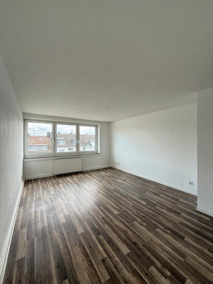 Modernisierte 3-Zimmer Wohnung mit Balkon in Düsseldorf-Unterrath