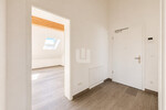 WINDISCH - ERSTBEZUG! Hochwertige 2-Zi.-DG - Wohnung mit EBK, Balkon und privatem Garten - Dachgeschoßwohnung Gröbenzell | Angebot:26764137