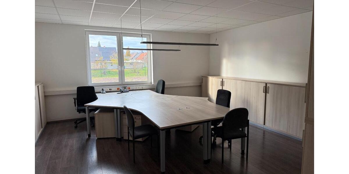Einfamilienhaus Wettin-Löbejün Löbejün - 9 Zimmer, 290 m&sup2;, 9&euro; | Angebot:26692373