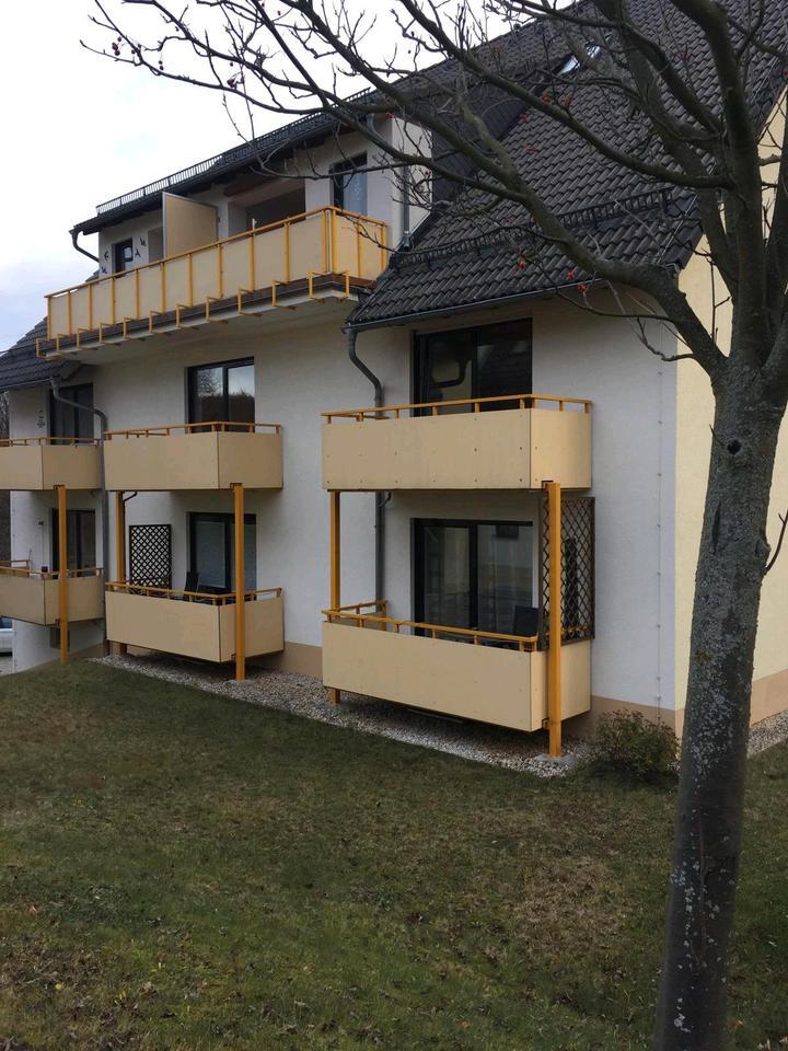 2-Zimmer-Wohnung mit Einbauküche, 2 Balkonen & Garage in STL