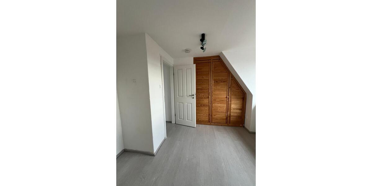 Dachgeschoßwohnung Rendsburg - 4 Zimmer, 76 m&sup2;, 898&euro; | Angebot:25368896